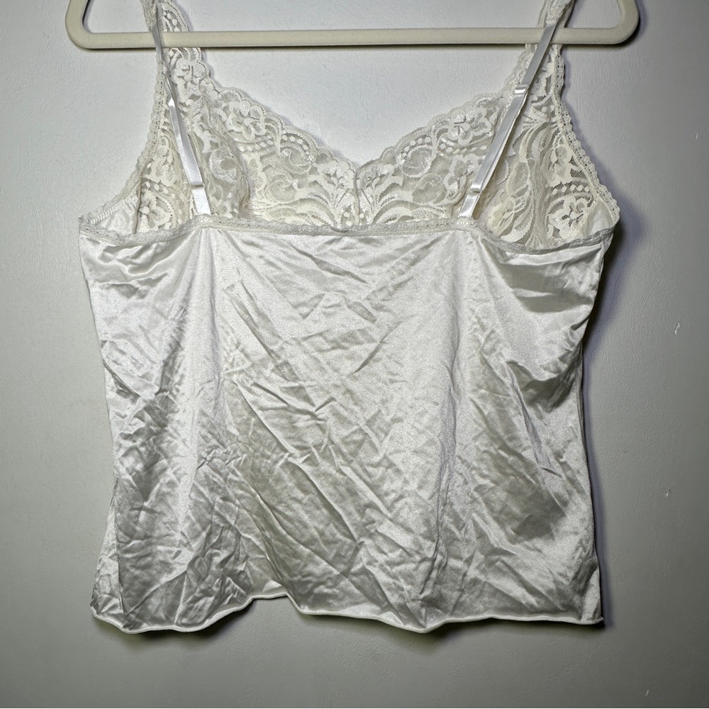 Vtg Vanity Fair Ivory Silky Top with an Intricate Lace Made in USA Ethereal - Picture 8 of 8